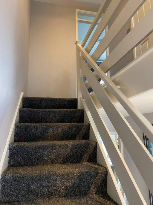 Garland Way 2 Bed House Sheffield Free Parking 5 Min From M1 Villa Mosborough Exterior photo