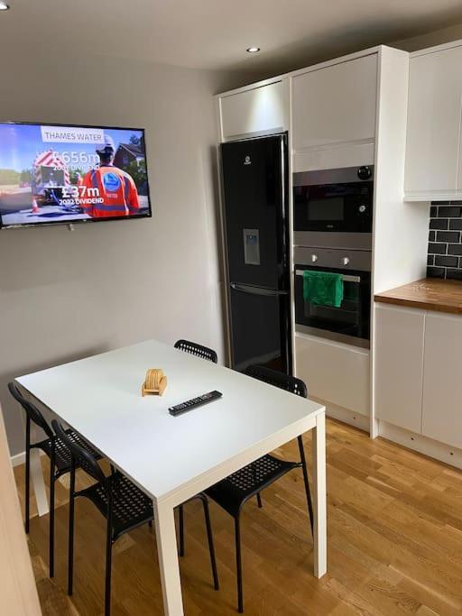 Garland Way 2 Bed House Sheffield Free Parking 5 Min From M1 Villa Mosborough Exterior photo